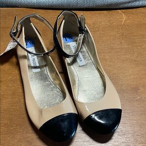 Steve Madden Black and Tan Flats